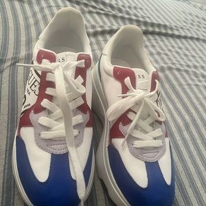 Guess tennis shoes